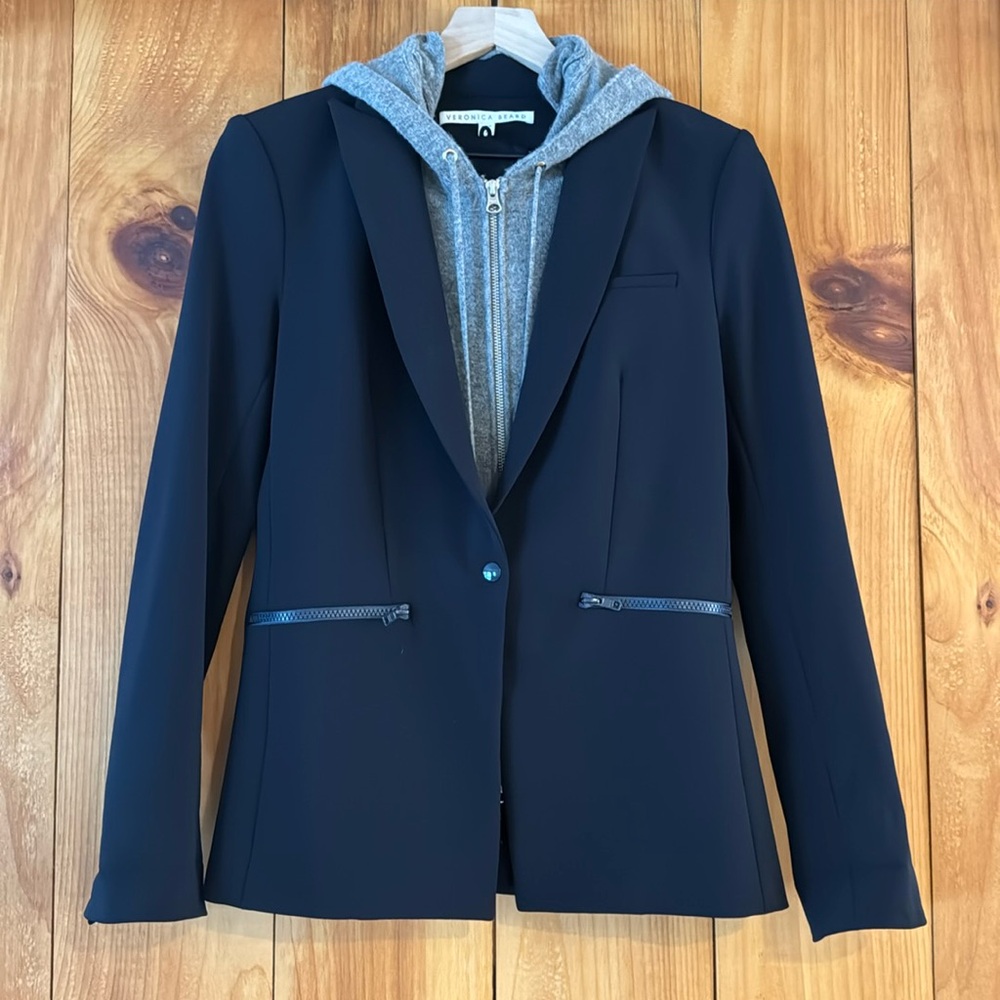 Veronica Beard Navy Scuba Blazer Size 4, like new! Zip out Dickey not included